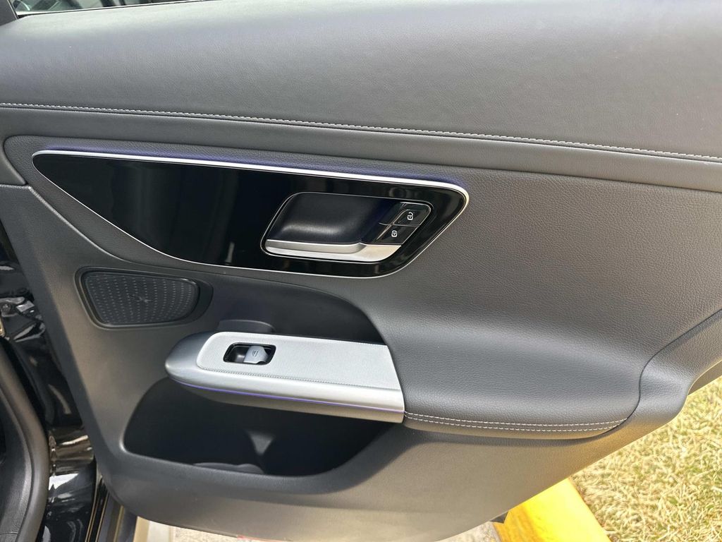 Thumbnail: 2025 Mercedes-Benz GLC - 22