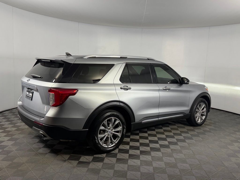 View vehicle photo 5