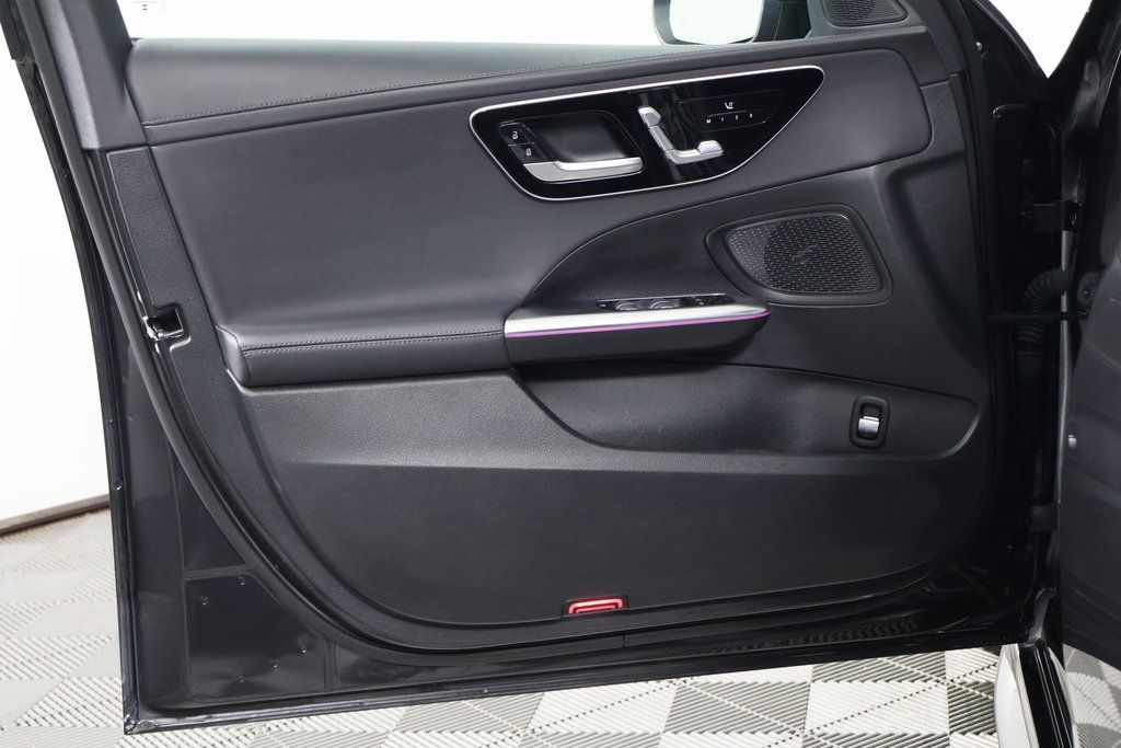 Thumbnail: 2023 Mercedes-Benz C-Class - 12