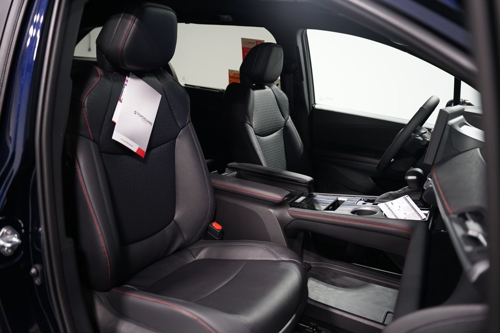 2025 Toyota Sienna XSE 30