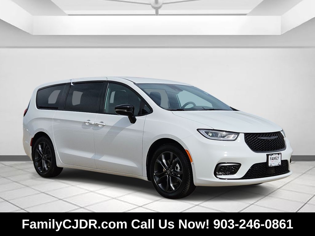 2026 Chrysler Pacifica