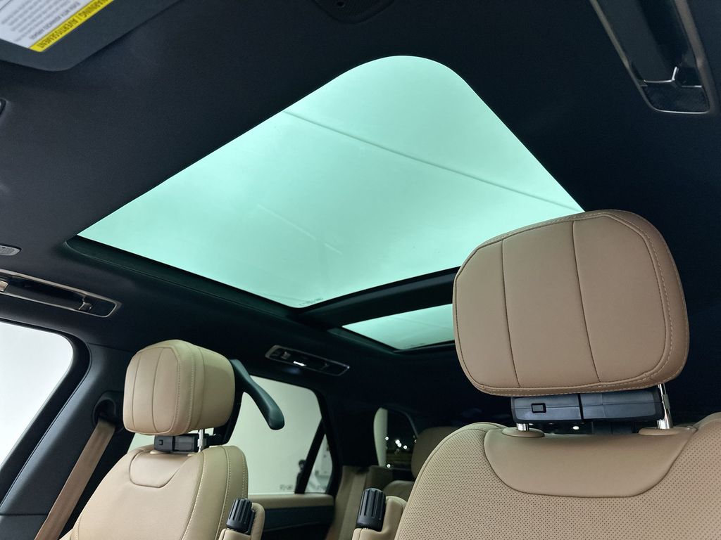 Thumbnail: 2026 Land Rover Range Rover Sport - 11