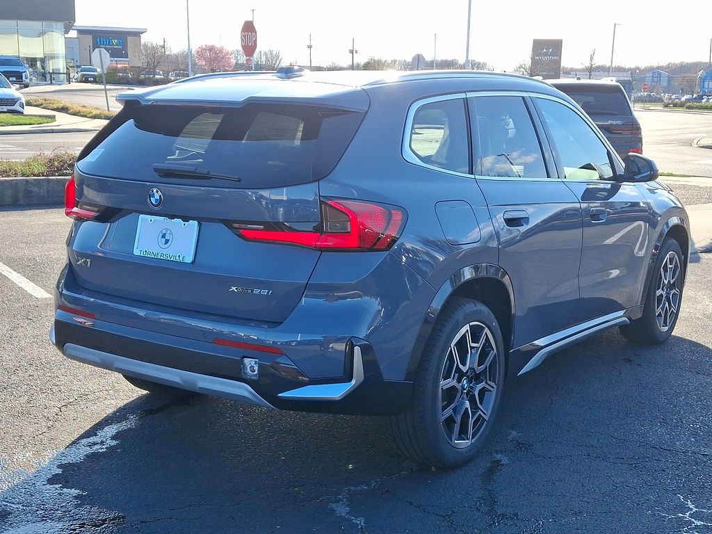 2025 BMW X1 xDrive28i 4