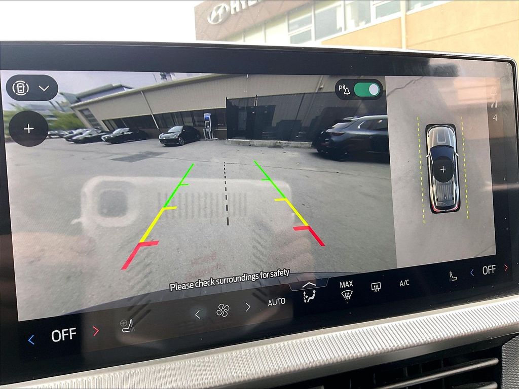 2025 Ford Explorer — photo 20