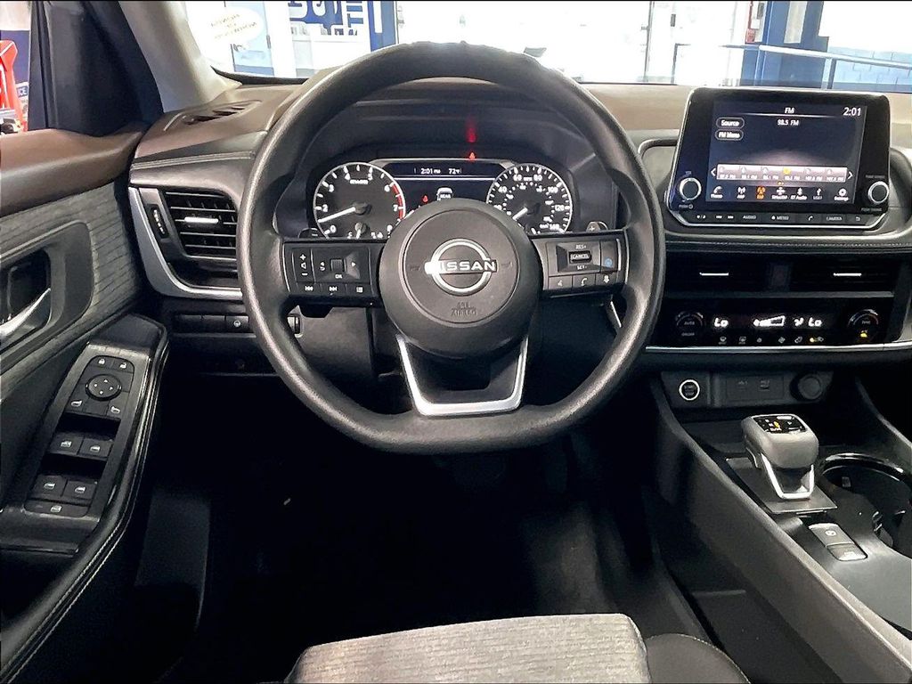 2023 Nissan Rogue — photo 18