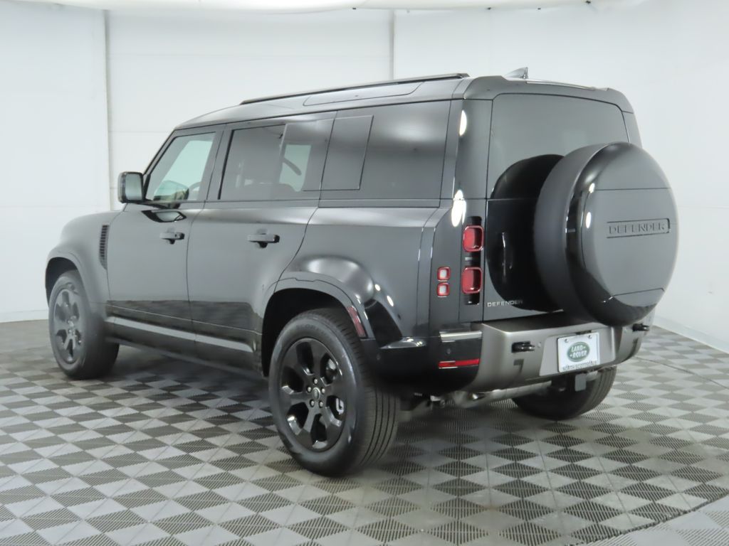 2025 Land Rover Defender 110 7