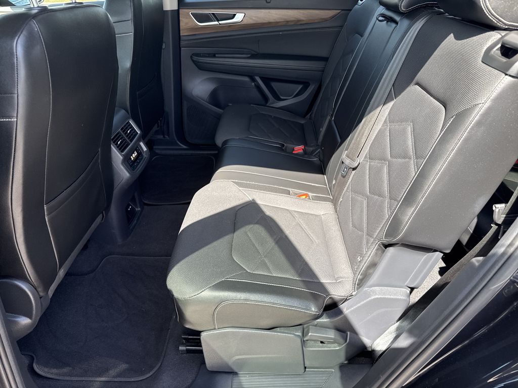 2024 Volkswagen Atlas 2.0T SE w/Technology Black at DeMontrond Auto Country