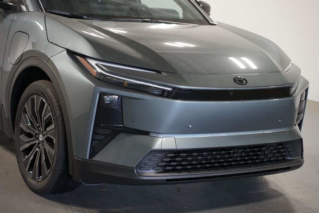Thumbnail: 2026 Toyota C-HR - 4