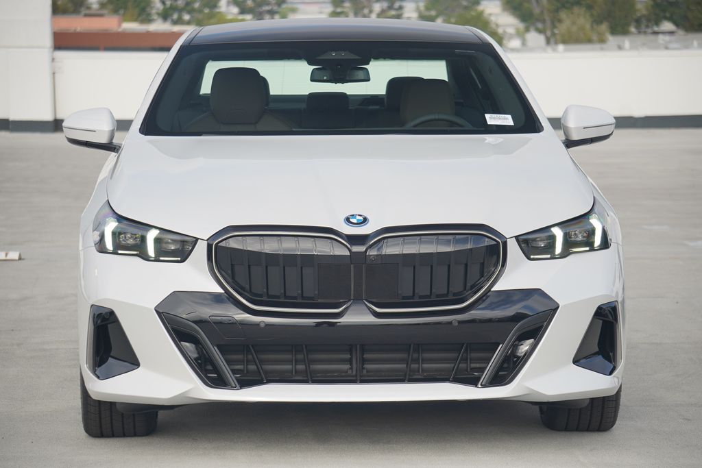Thumbnail: 2026 BMW 5 Series - 2
