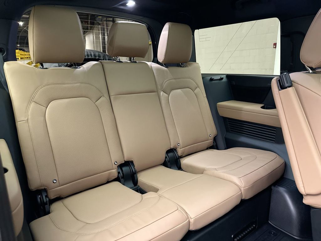 Thumbnail: 2026 Land Rover Defender - 20