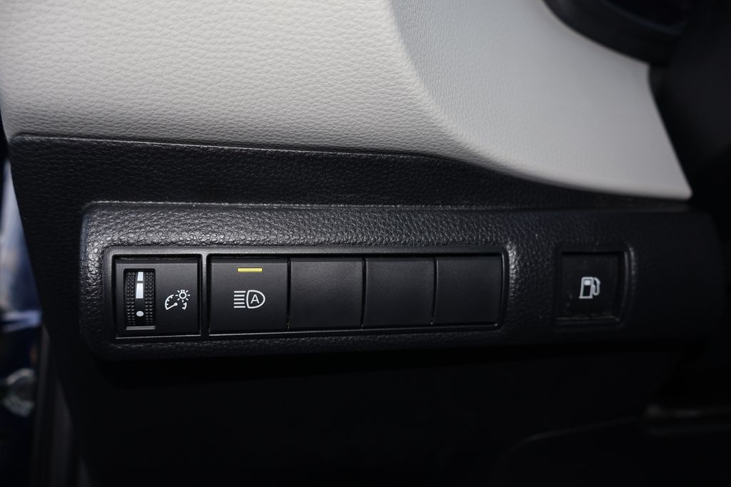 2022 Toyota Corolla LE 10