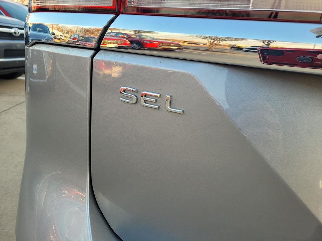 used 2025 Volkswagen Atlas car, priced at $39,980