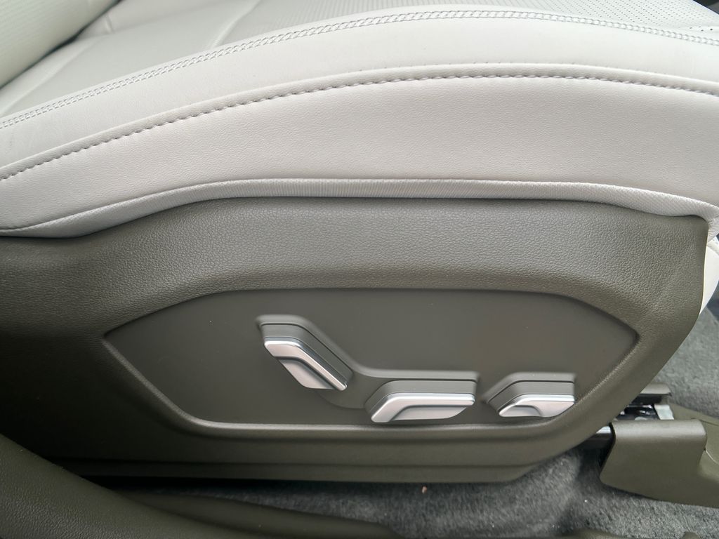 2025 Hyundai Santa Fe Calligraphy photo 16