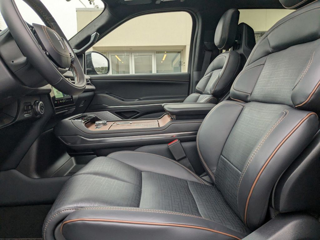 2025 Lincoln Navigator Black Label L