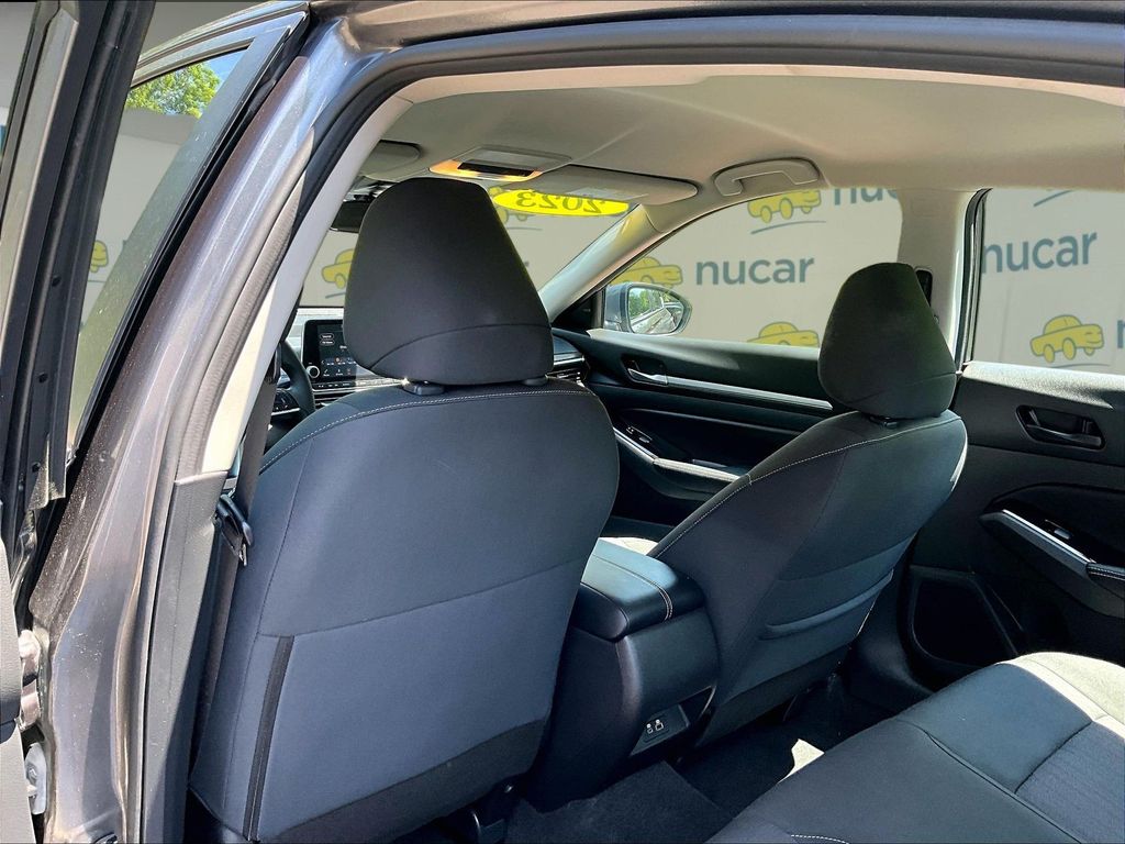 2023 Nissan Altima — photo 21
