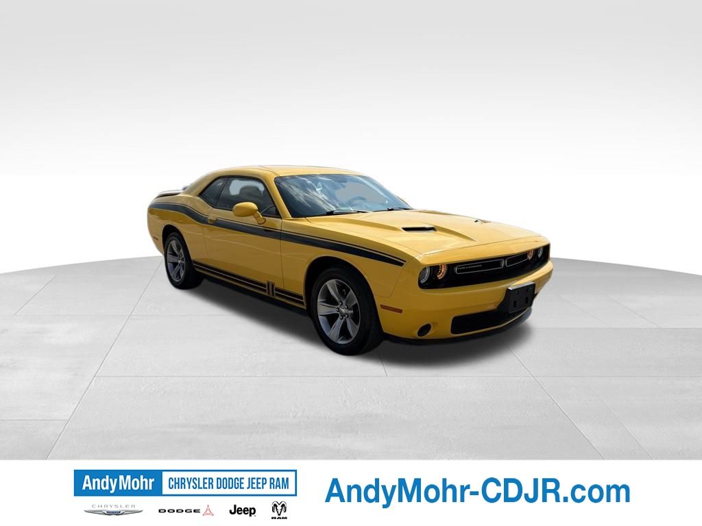 2017 Dodge Challenger SXT RWD