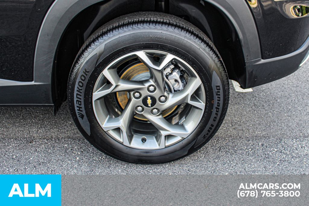 Used 2025 Black Chevrolet LT image 16