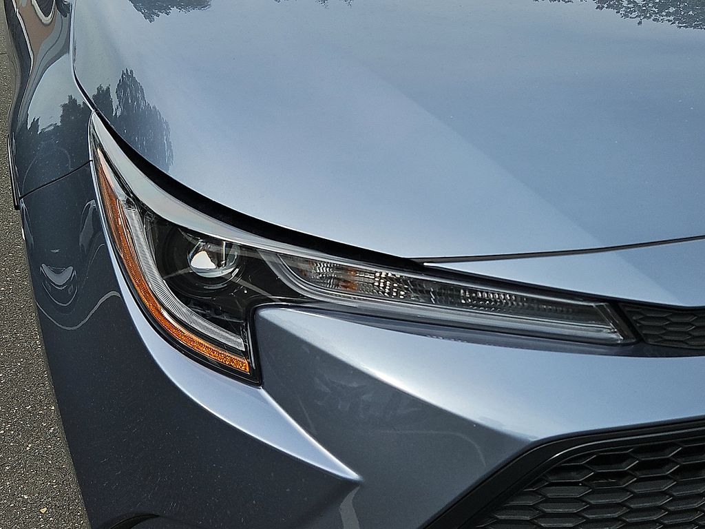 Thumbnail: 2022 Toyota Corolla - 10