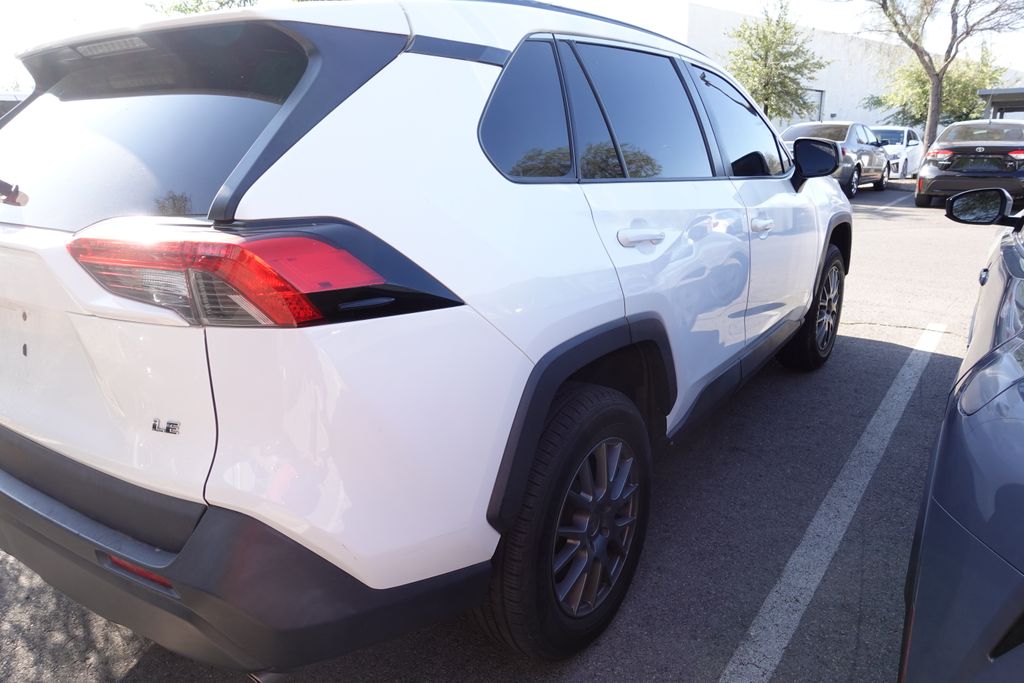 2021 Toyota Rav4 LE