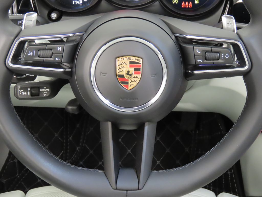 Thumbnail: 2026 Porsche Macan - 19