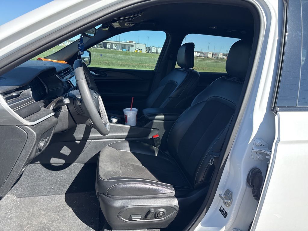 Used Car 2023 Jeep Grand Cherokee L  Altitude For Sale Under $35,000 In Round Rock, Texas