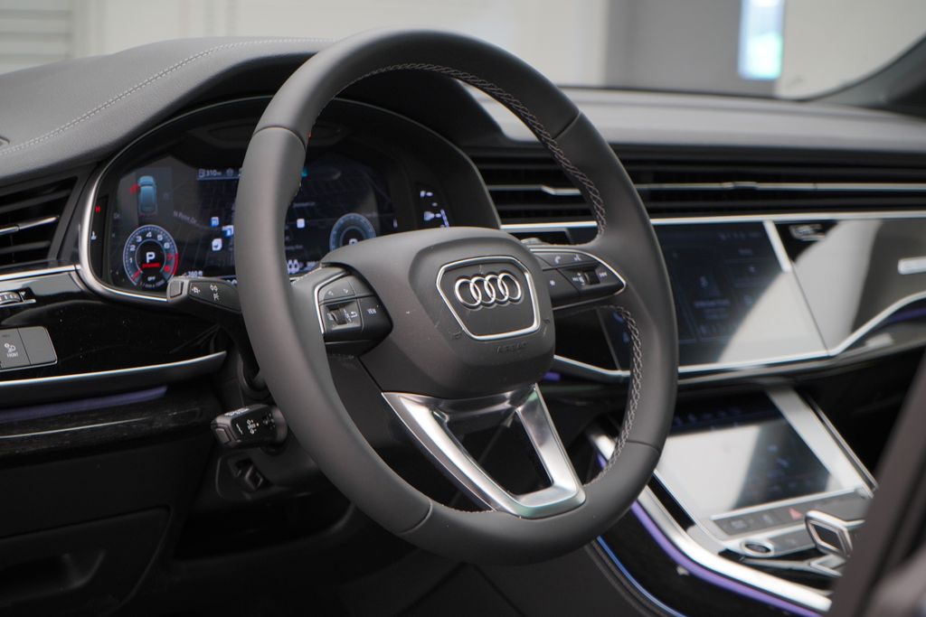 2025 Audi Q7  8