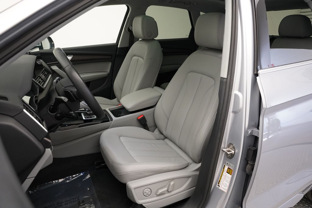 Thumbnail: 2023 Audi Q5 - 7