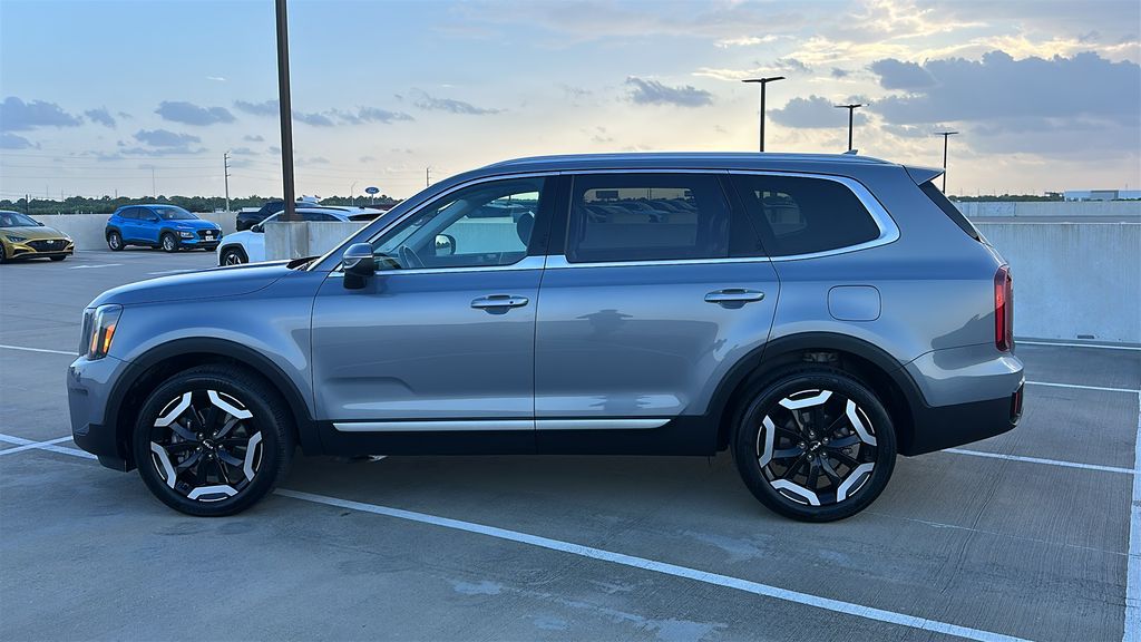 2025 Kia Telluride S Silver at Legacy Ford