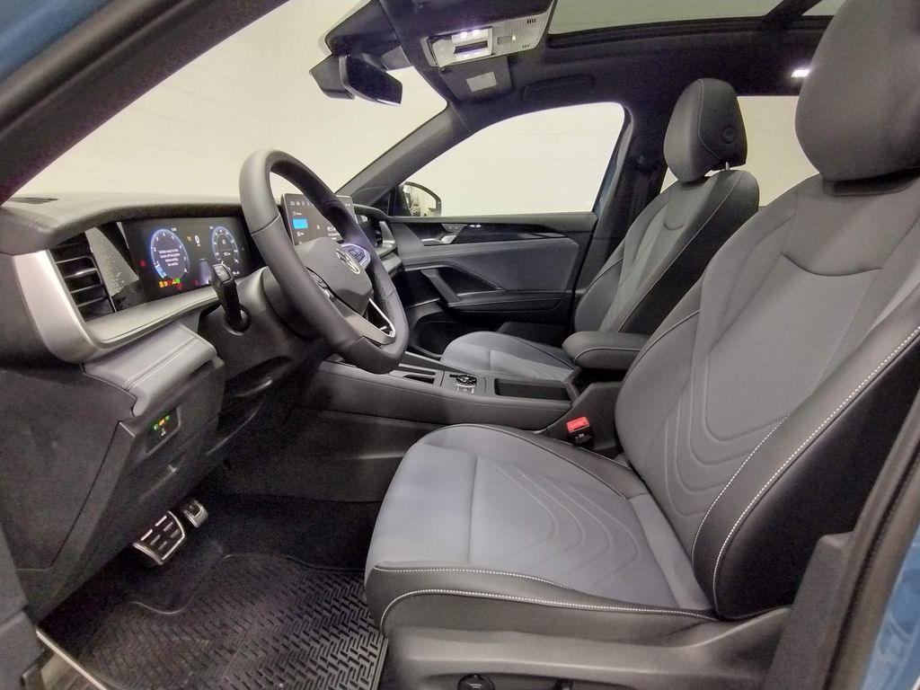 2025 Volkswagen Tiguan 2.0T SE R-Line Black