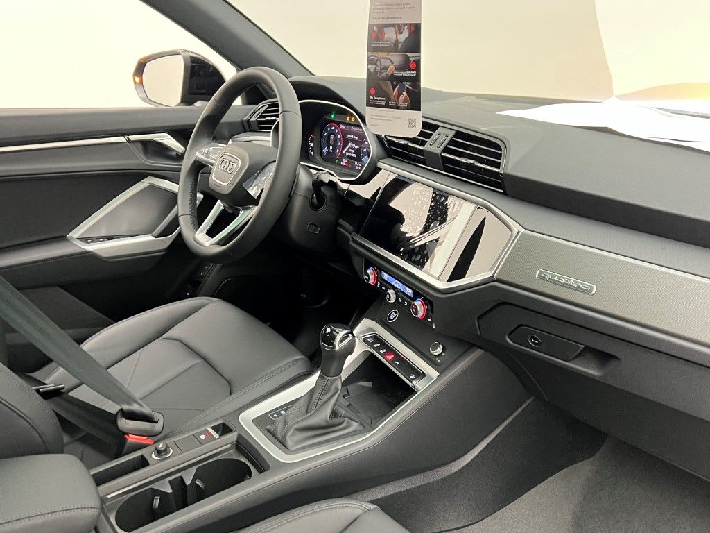 Thumbnail: 2025 Audi Q3 - 13
