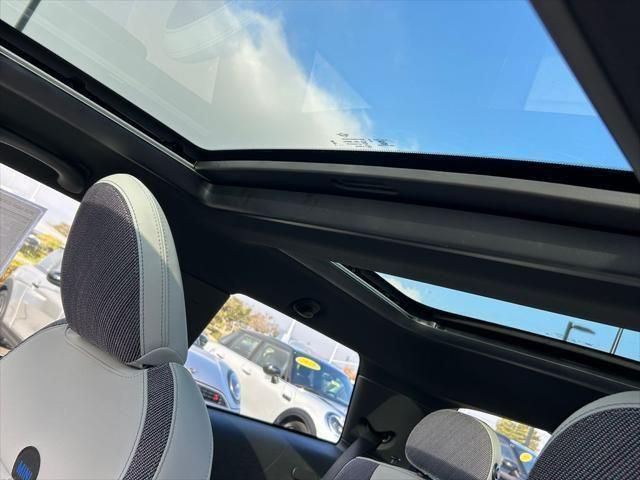 Thumbnail: 2026 MINI Cooper - 15