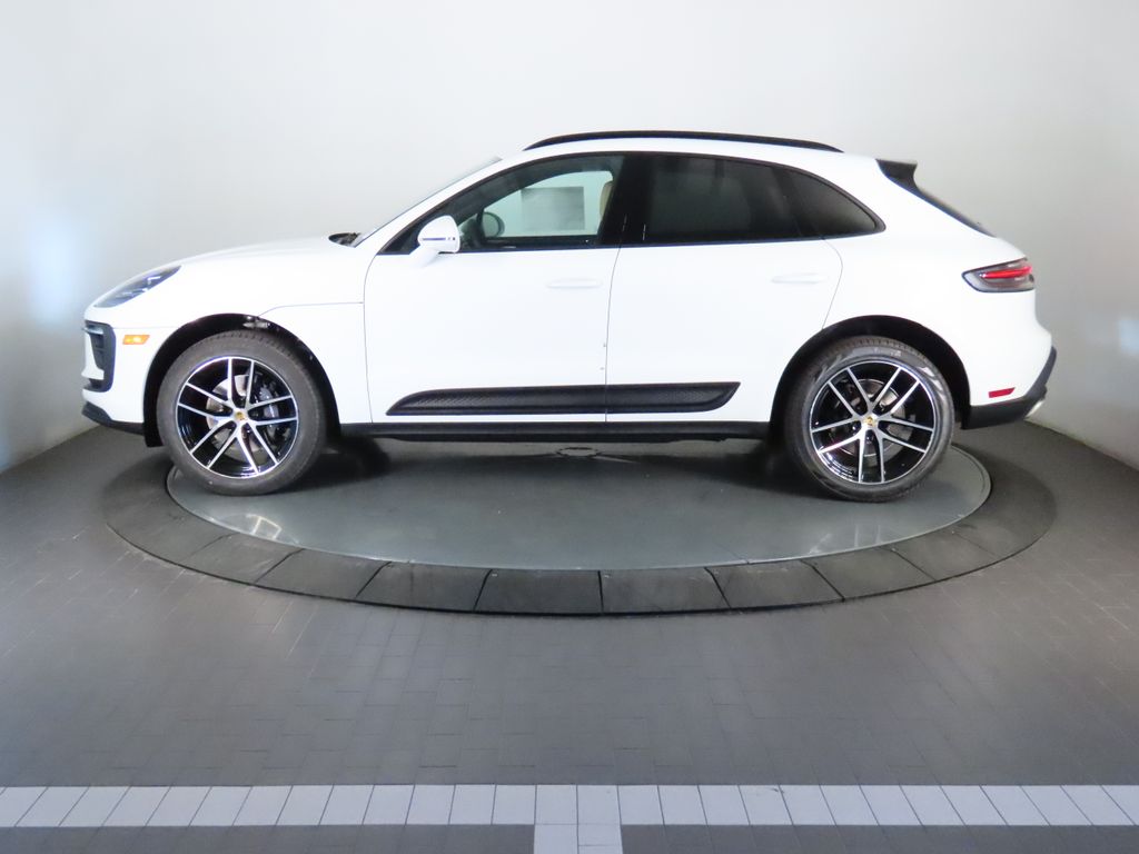 Thumbnail: 2026 Porsche Macan - 2