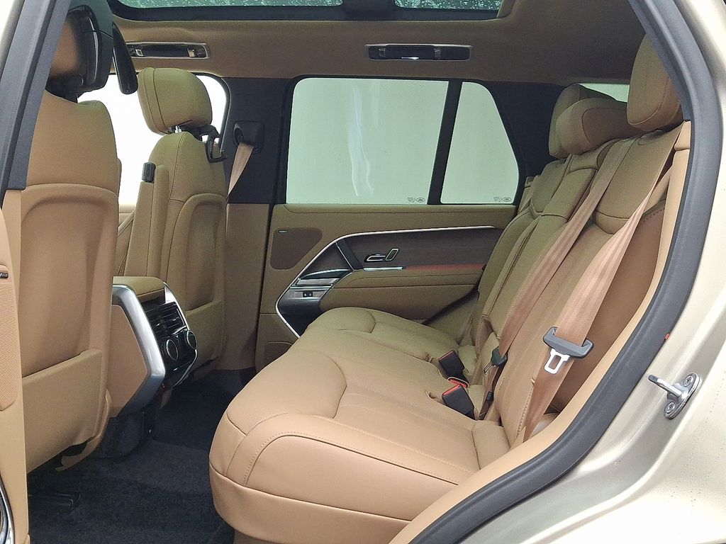 Thumbnail: 2026 Land Rover Range Rover - 6