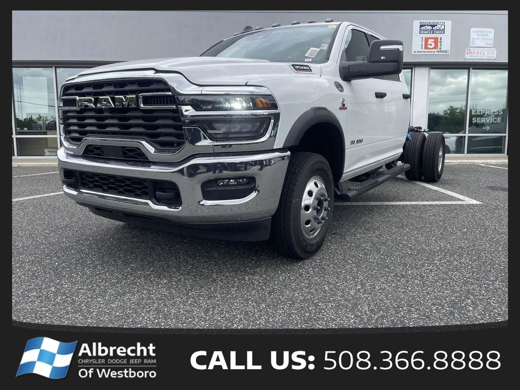 Bright White Clearcoat 2026 RAM 3500 Chassis Pickup Truck Four-Wheel Drive 8-Speed Automatic