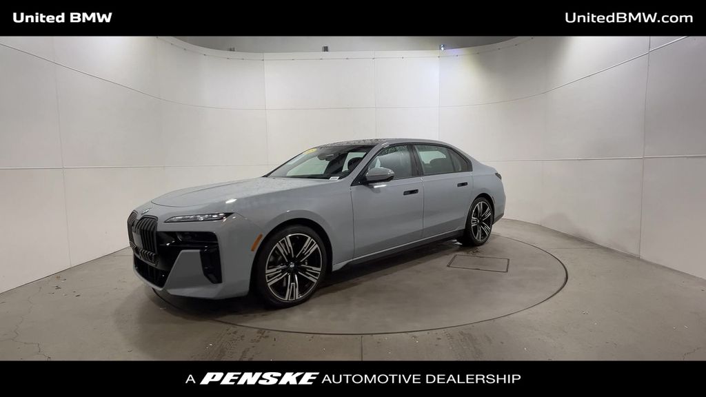 Thumbnail: 2025 BMW 7 Series - 4