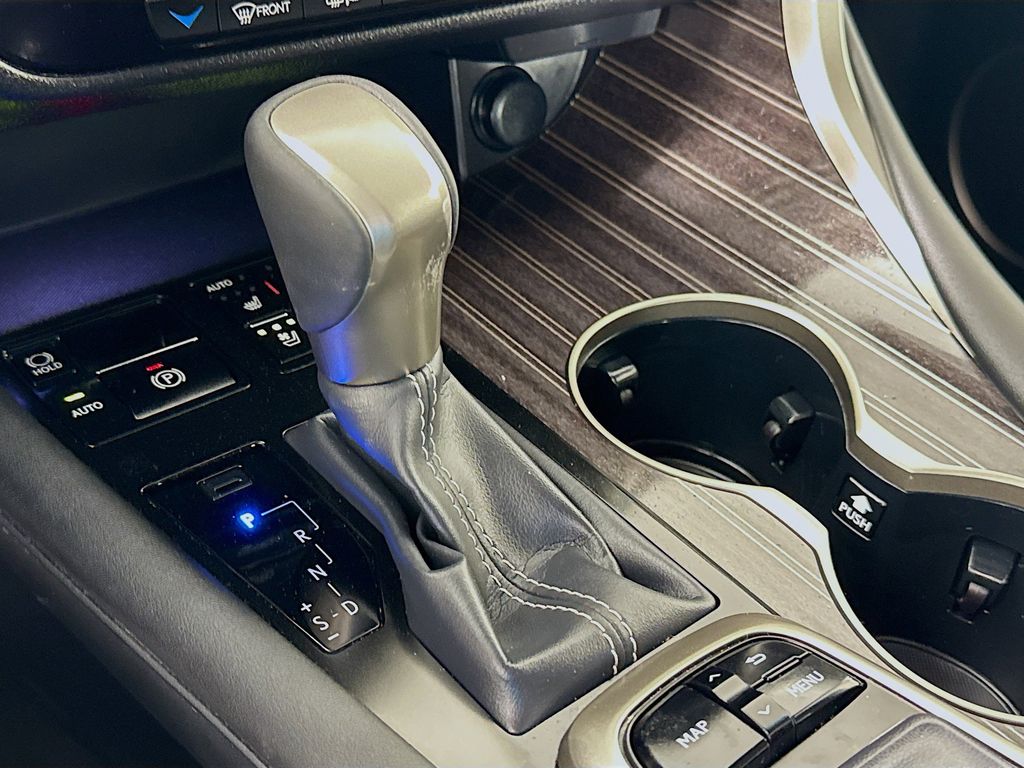 Thumbnail: 2019 Lexus RX - 17