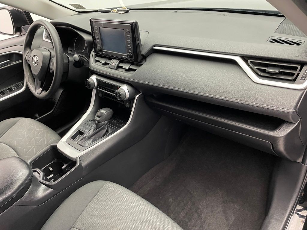 Thumbnail: 2022 Toyota RAV4 - 16