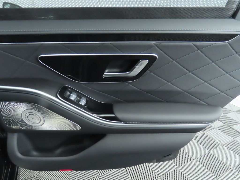 2025 Mercedes-Benz S-Class S 580 28