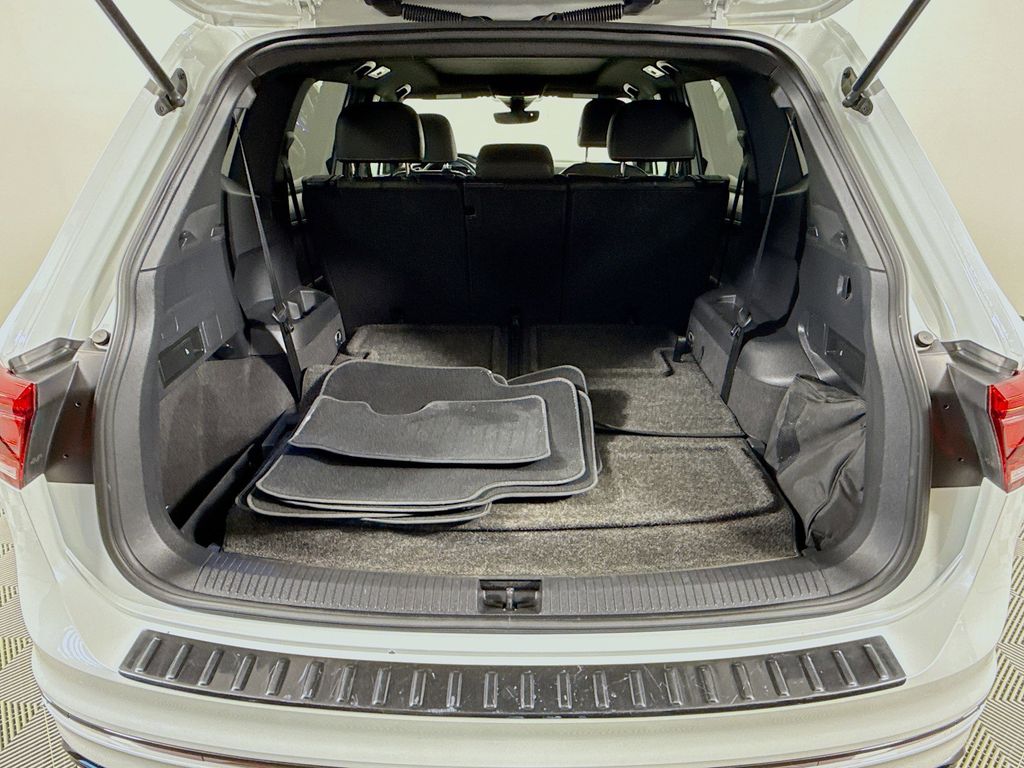 Thumbnail: 2023 Volkswagen Tiguan - 26