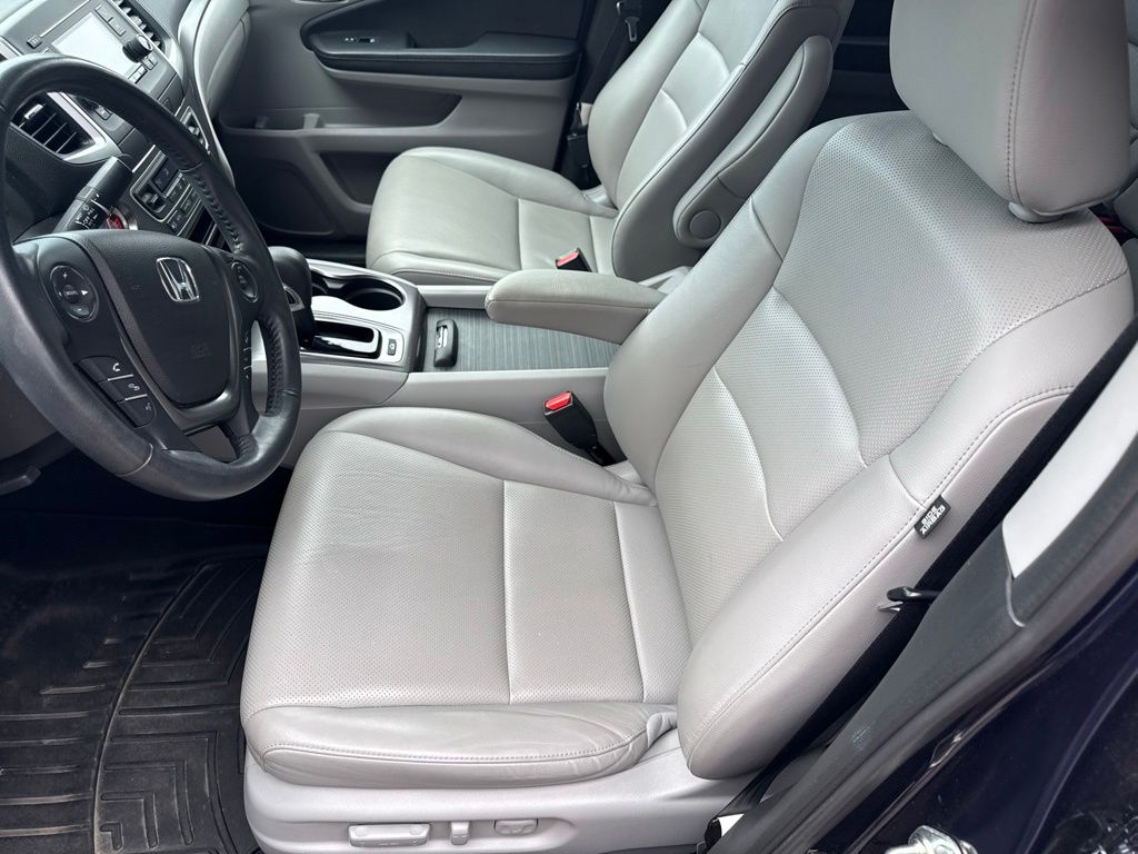 Used 2017 Blue Honda RTL image 23