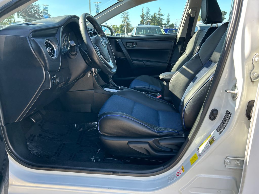 2017 Toyota Corolla SE 10