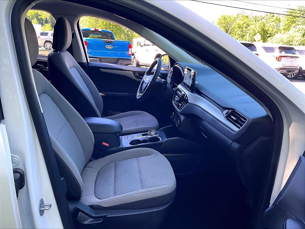 2022 Ford Escape — photo 14