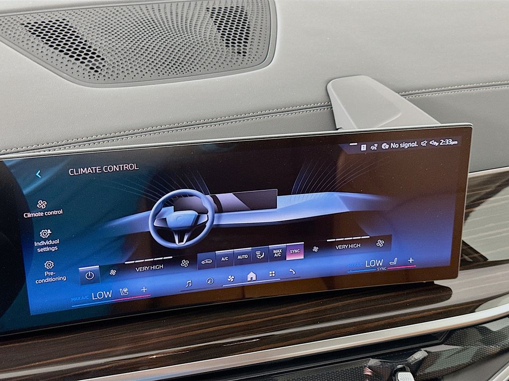 Thumbnail: 2026 BMW X7 - 14