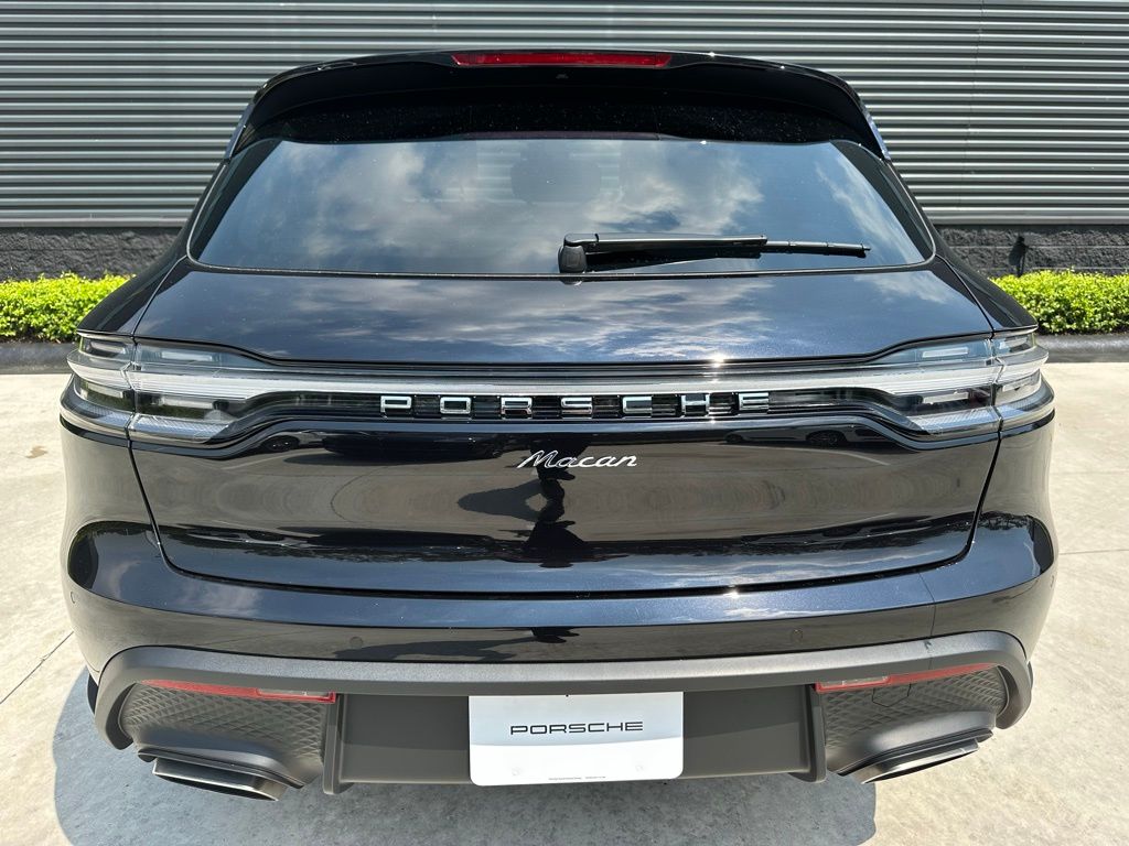 Thumbnail: 2026 Porsche Macan - 12