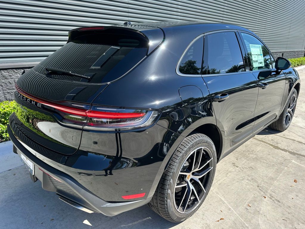 2025 Porsche Macan  9