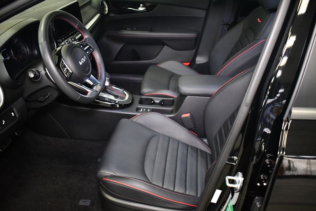 Thumbnail: 2023 Kia Forte - 28