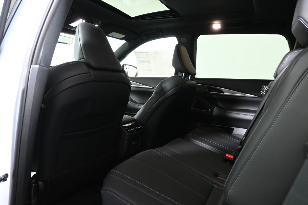 Thumbnail: 2027 INFINITI QX60 - 32