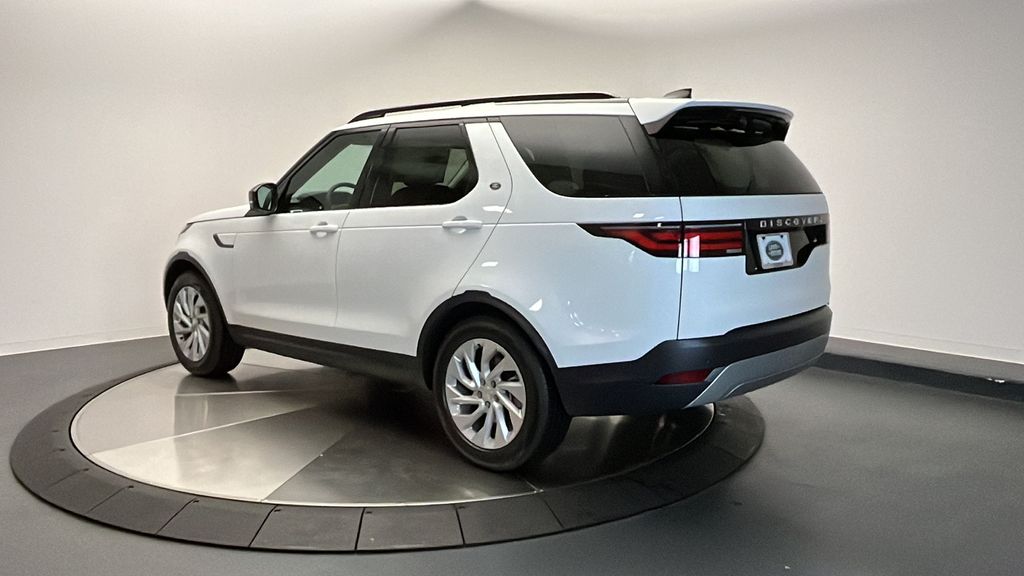 2024 Land Rover Discovery S 3