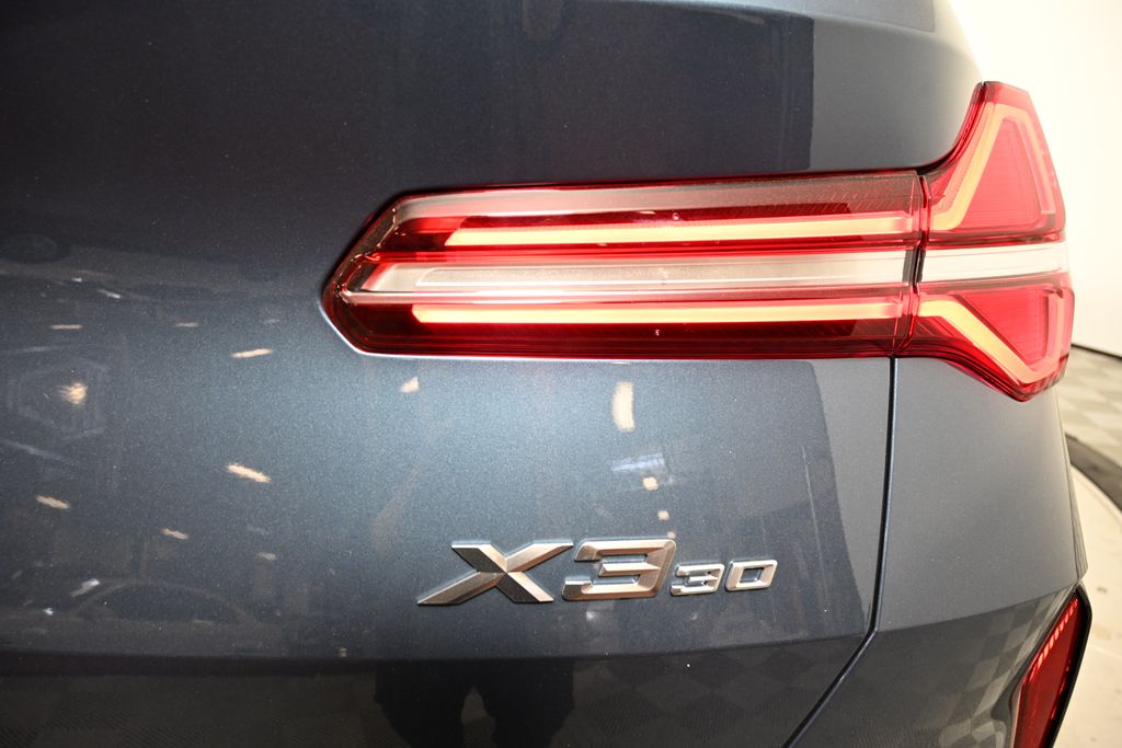 Thumbnail: 2026 BMW X3 - 11