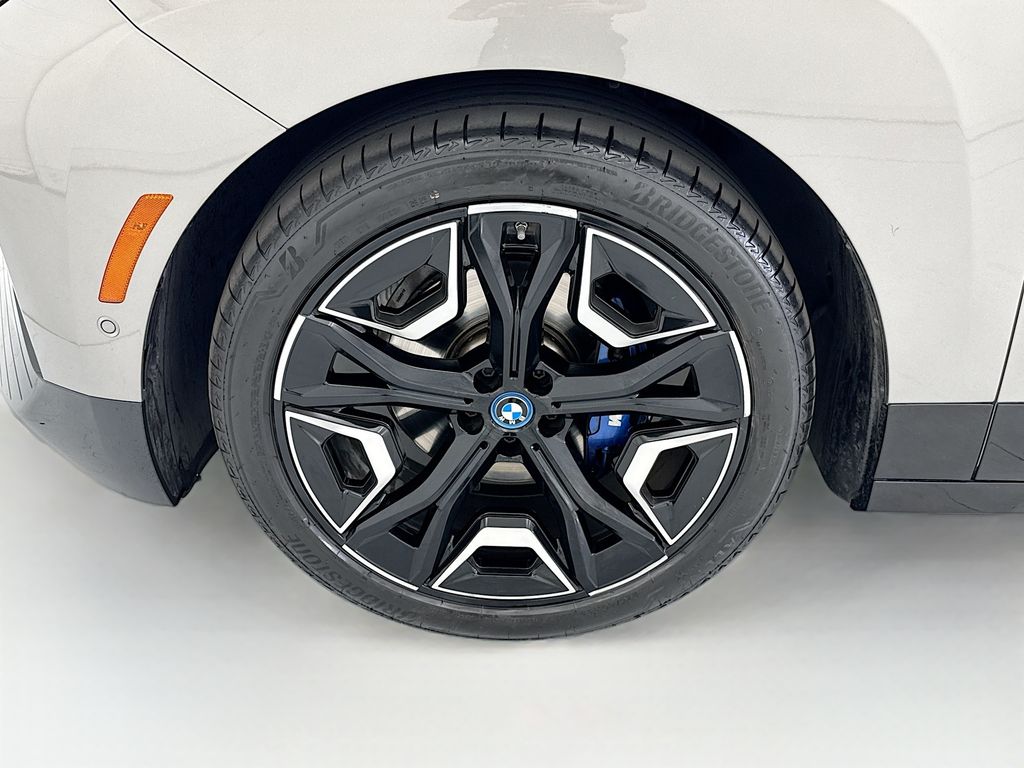 Thumbnail: 2023 BMW iX - 29